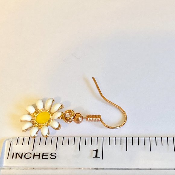 Daisy Flower Earrings Rose Gold Plated Enamel White Yellow Dangle Dainty - Picture 12 of 12